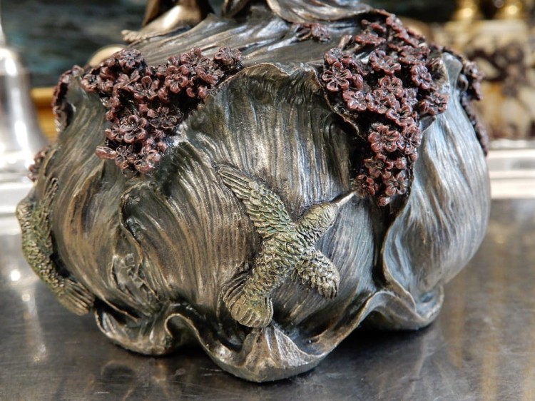 kolibry kwiaty na szkatułce