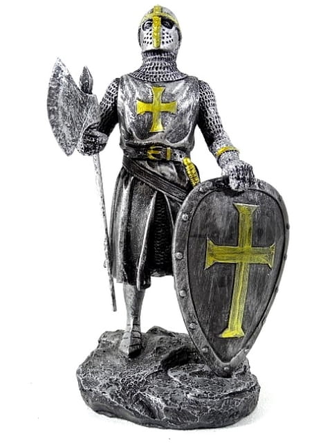Figurka Krzyżowca w zbroi z toporem