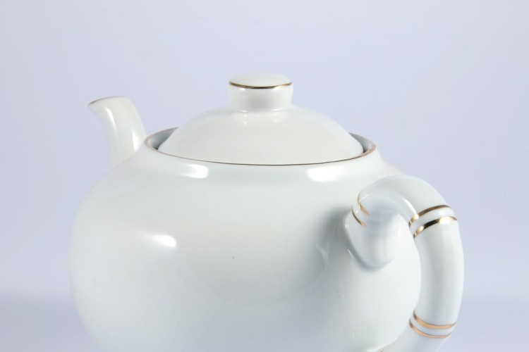 piękny porcelanowy dzbanek