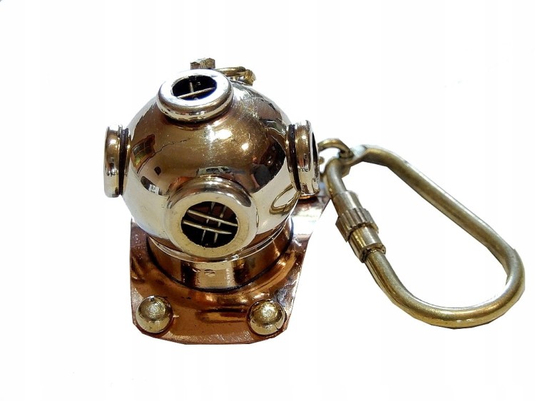 oryginalny pomysł na prezent hełm nurka brelok