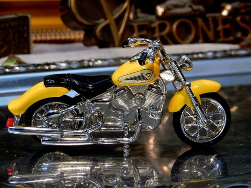 prezent dla motocyklisty model crusier z zegarkiem