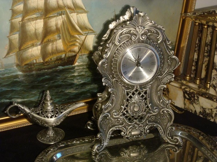 piękny zegar kominkowy pałacowy przepych