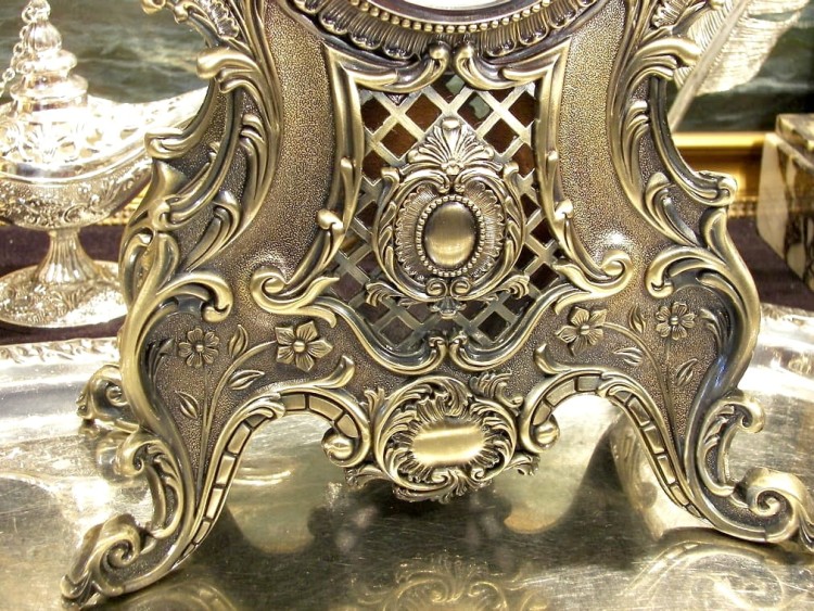 baśniowy zegar kominkowy