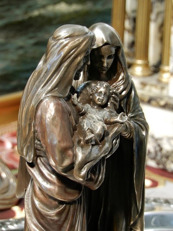 MaŁy Jezusek w objęciach rodziców figurka Veronese