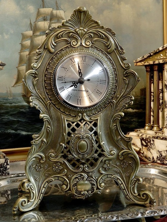 bogaty prezent zegar kominkowy w pięknej obudowie