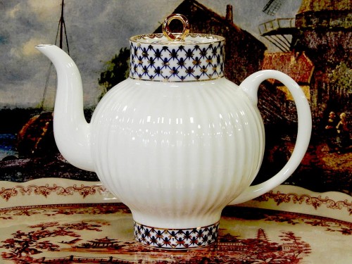 Dzbanek Imperial Porcelain Łomonosow z kobaltowym wzorem i złoceniami, prezent dla miłośnika porcelany