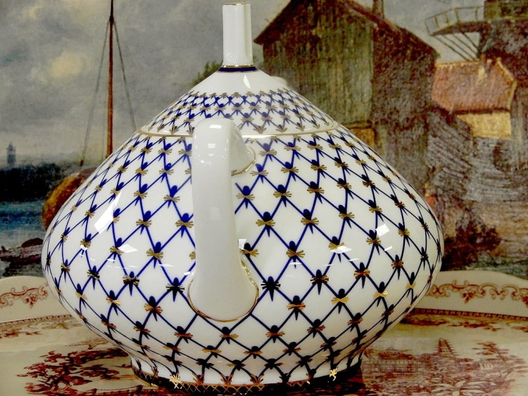 cudowny dzbanek z firmy Imperial Porcelain Łomonosow