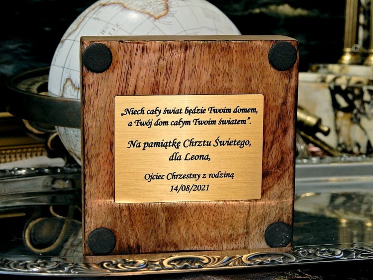 dedykacja grawerowana na globusie