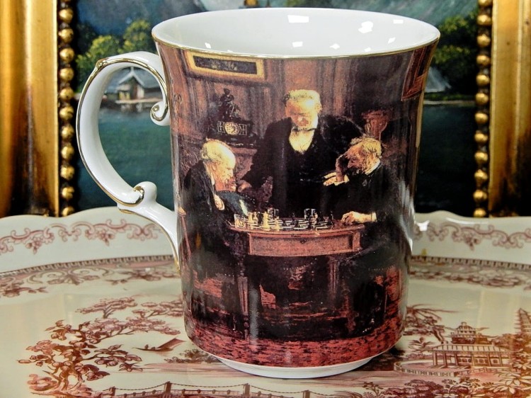 Prezent dla brydżysty porcelanowy kubek z grającymi w karty