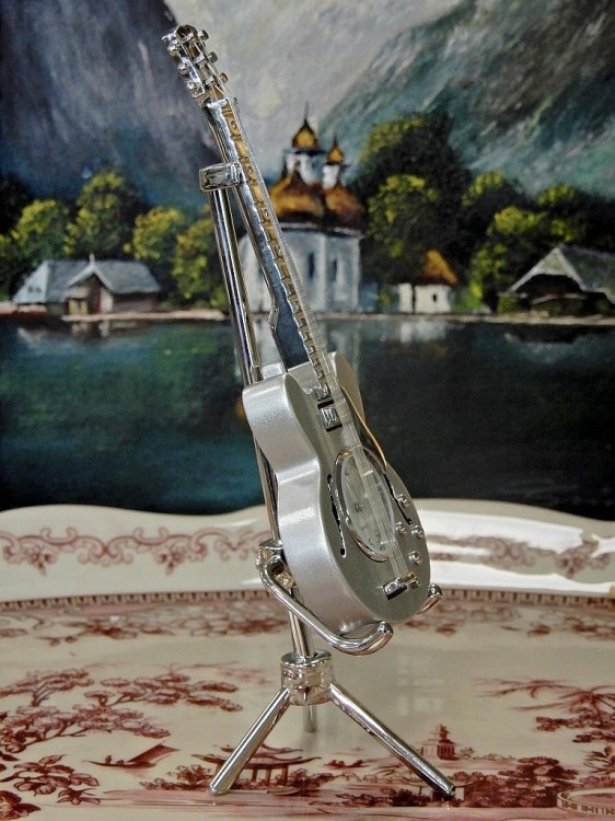 prezent dla gitarzysty gitara z zegarkiem