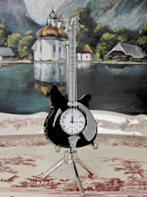 urodziny gitarzysty gitara z zegarkiem