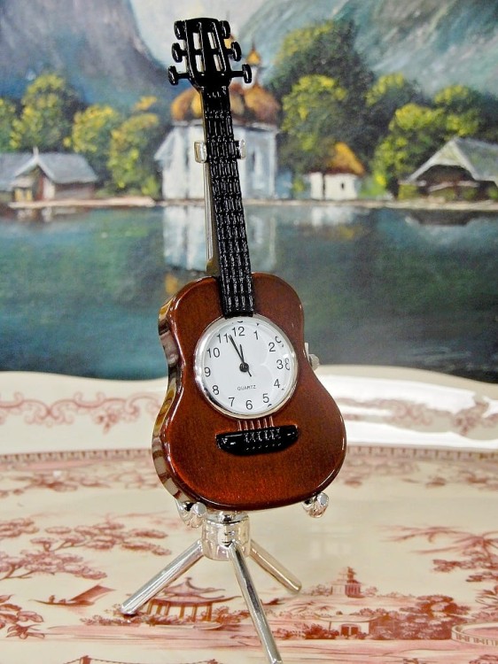 prezent dla gitarzysty model z zegarkiem
