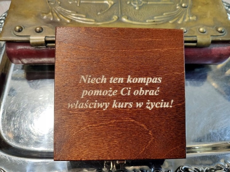 pudełko z dedykacją grawerowaną