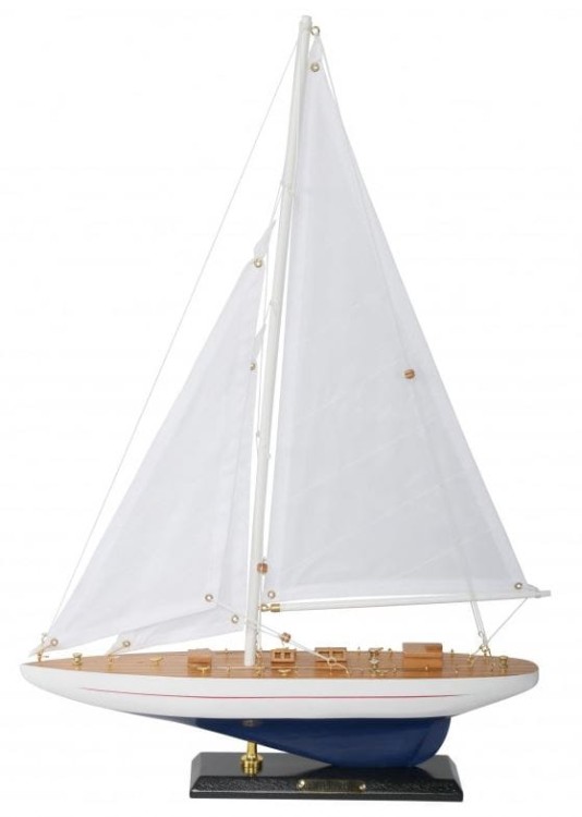 stylowy model jachtu Enterprise