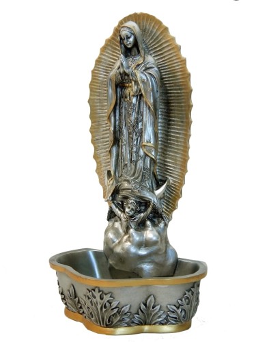kropielnica z Maryją w aureoli