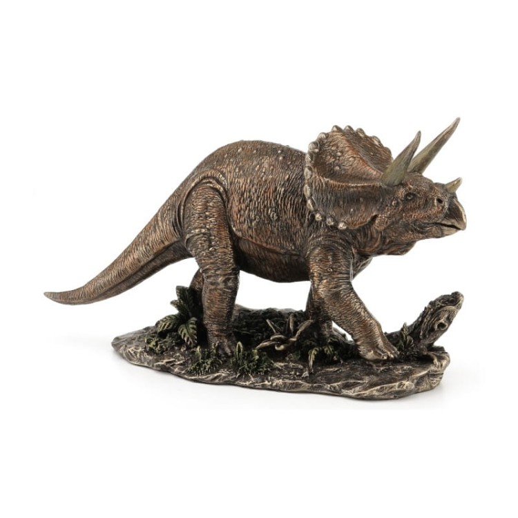 dinozaur triceratops prezent na biurko