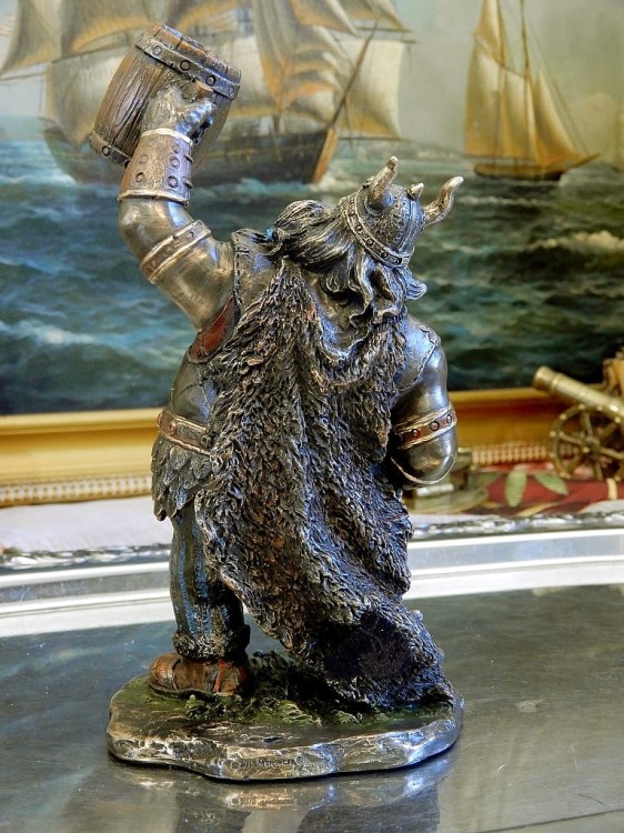 figurka wesołego wikinga Veronese