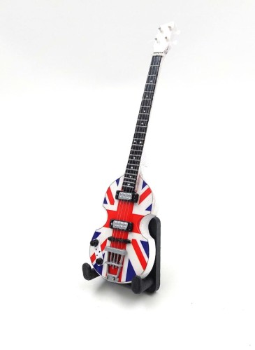 Model mini gitary basowej 15 cm ze stojakiem, ciekawy prezent dla basisty, gitarzysty i miłośnika rocka.