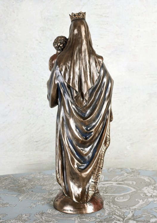 monumentalna figurka Matki boskiej