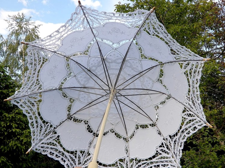 ślubna parasolka koronkowa