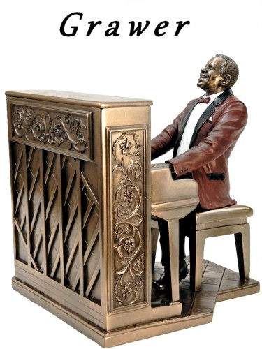 Ekskluzywna figurka pianisty Veronese podczas pełnego emocji muzycznego występu.