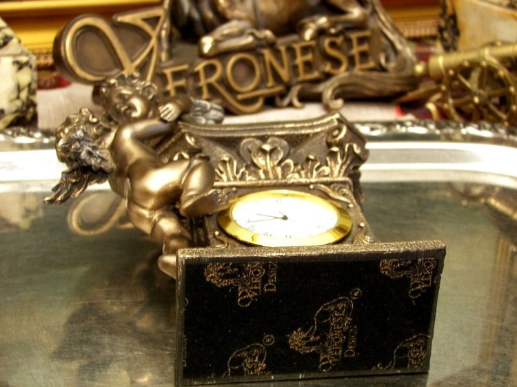 zegar, amorki, barok, veronese, zegar z amorkami, prezent, pomysły na prezent, figurka, zegar z epoki, zegar stojący, zegar kominkowy, piękny zegar, putta, zegar kominkowy,