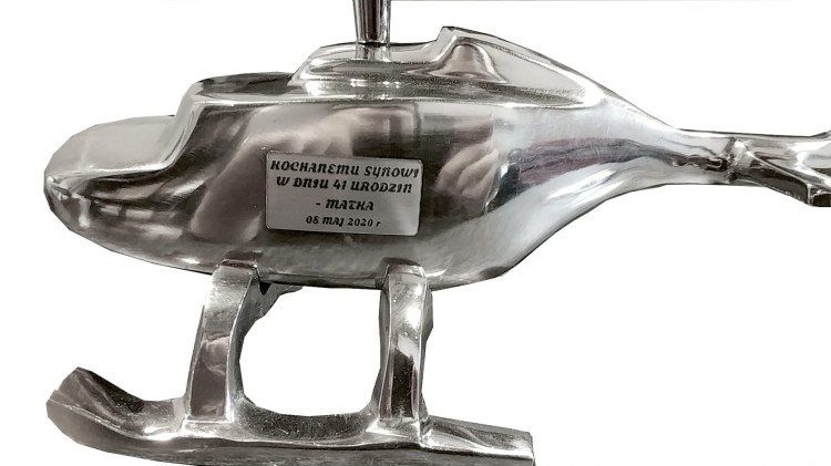 helikopter aluminiowy z dedykacją na urodziny pilota