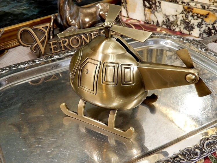 model helikoptera skarbonka
