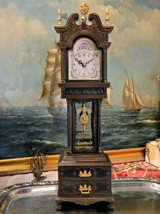 zegar stojący z pozytywką