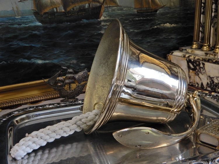 dzwon na prezent dla kapitana