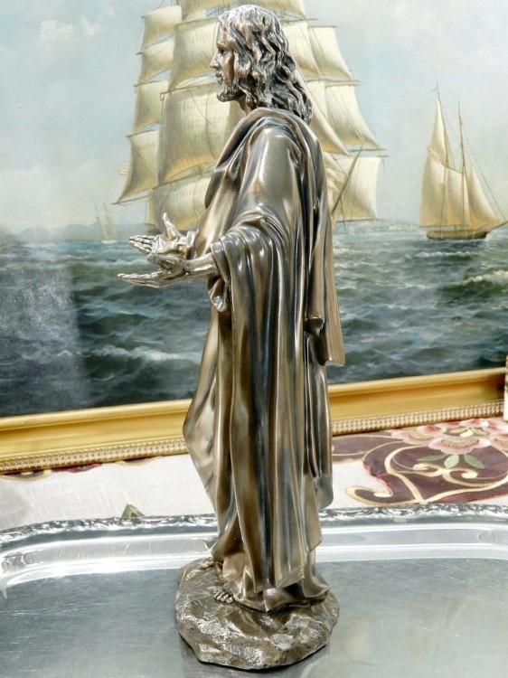 Piękna figurka Chrystusa