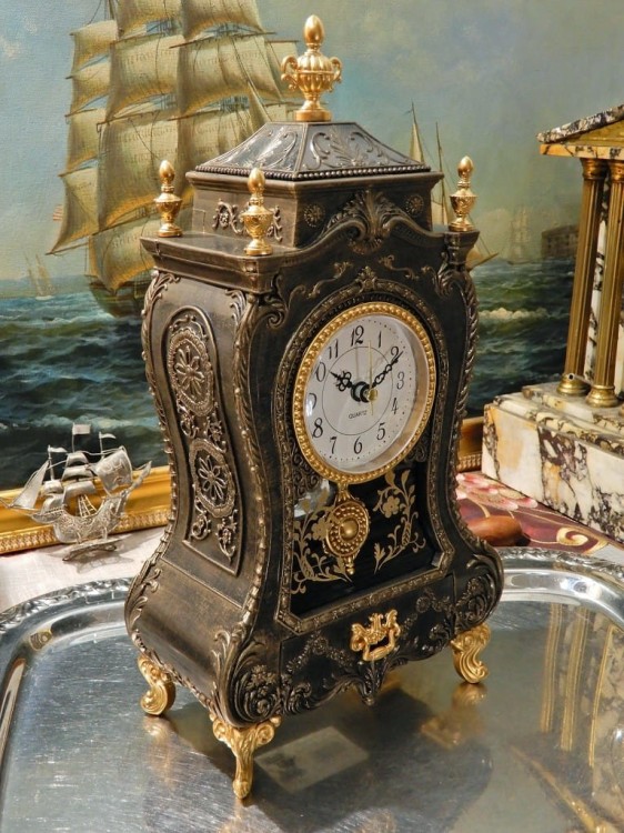 zegar z pozytywką na prezent