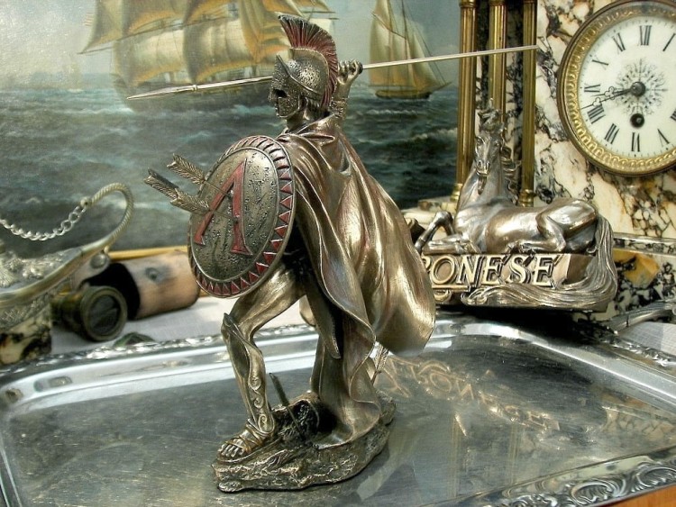 Leonidas walczący tarcza i włócznia