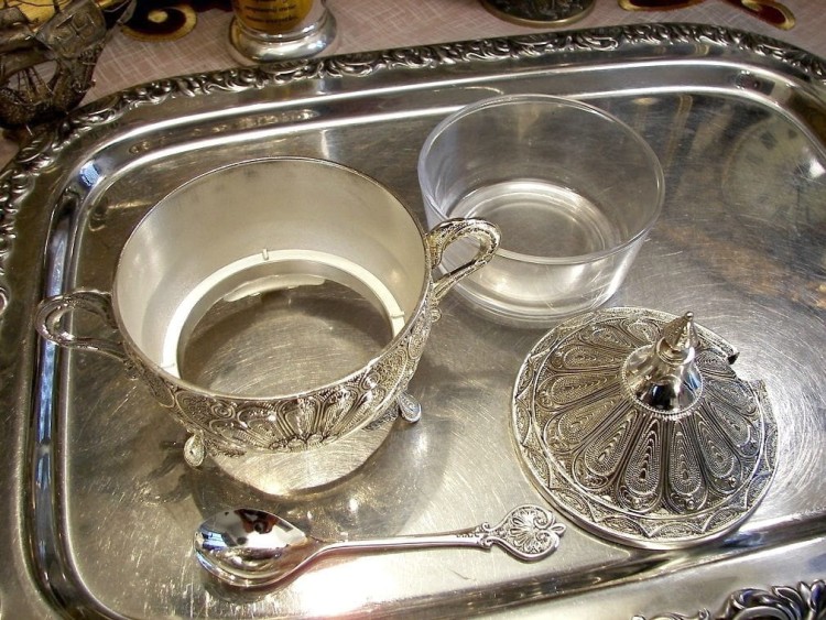 baśniowa cukiernica posrebrzana z pokrywką i łyżeczką