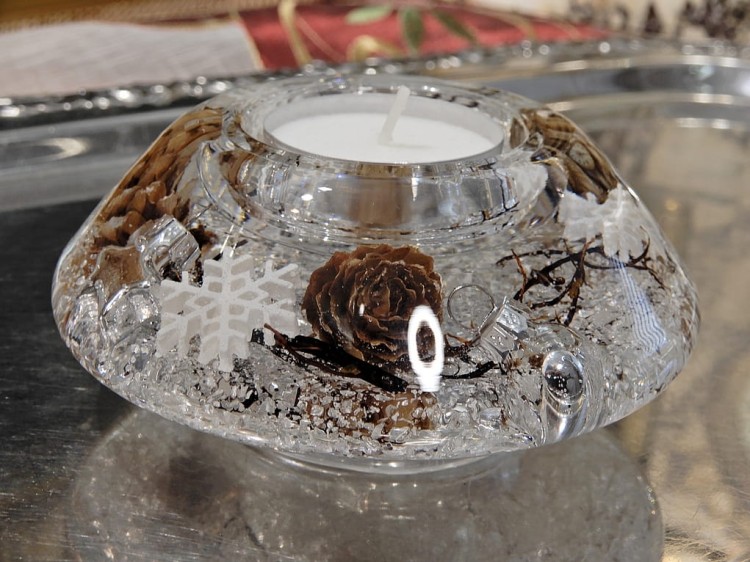 szklany świecznik zimowy