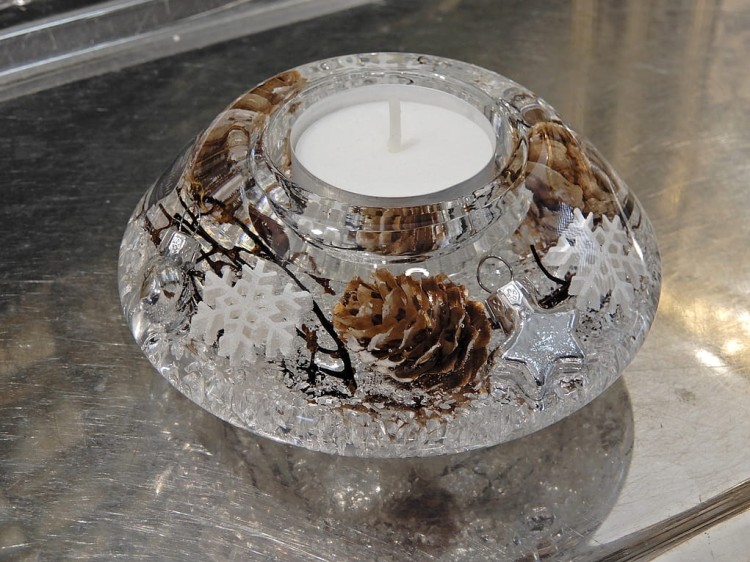 zima zaklęta w szkle świecznik