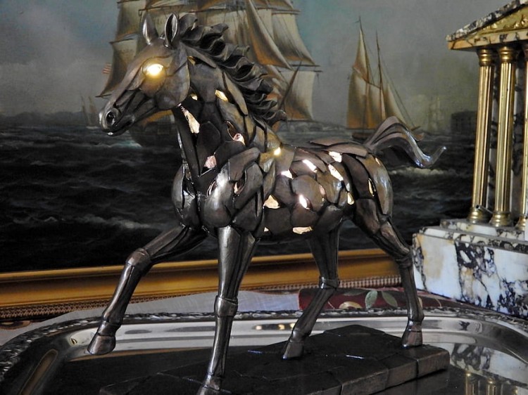 koń, rumak świecący figurka Veronese (2).JPG