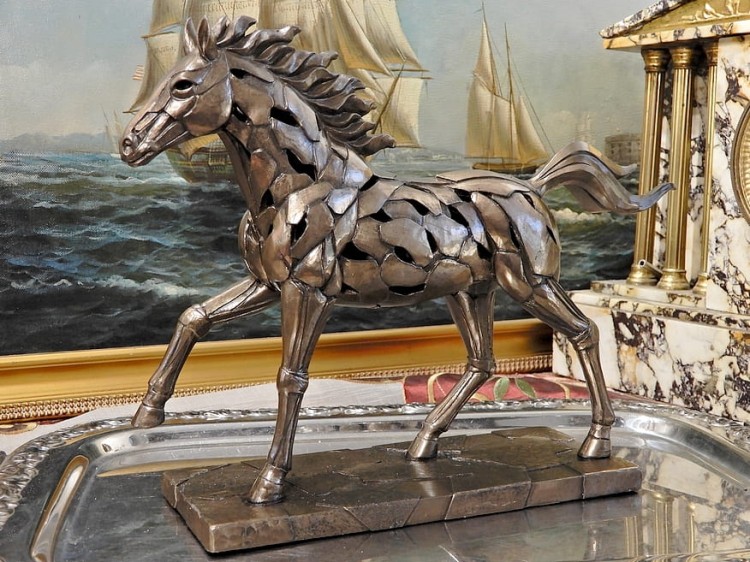 koń, rumak świecący figurka Veronese (8).JPG