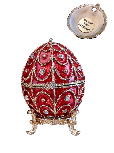 czerwone jajo jak Faberge szkatułka na prezent