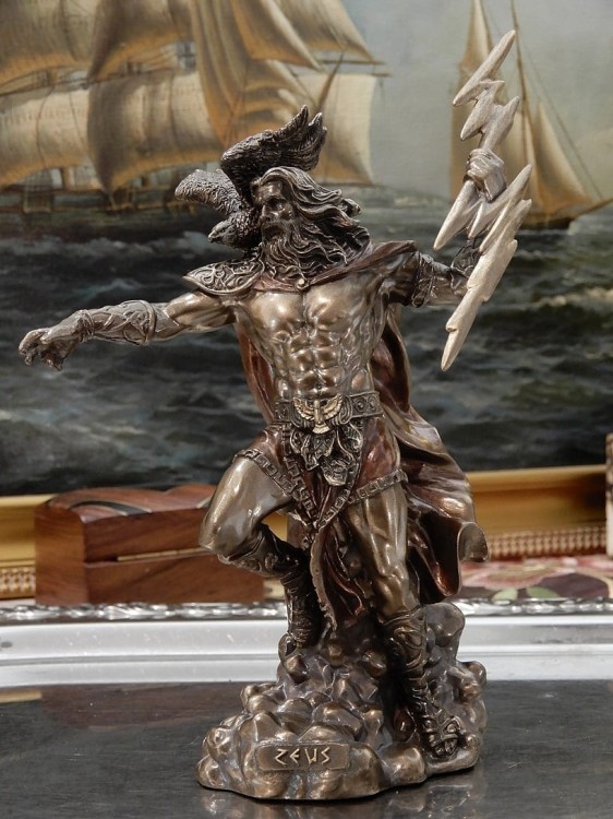 Zeus figurka na prezent dla historyka