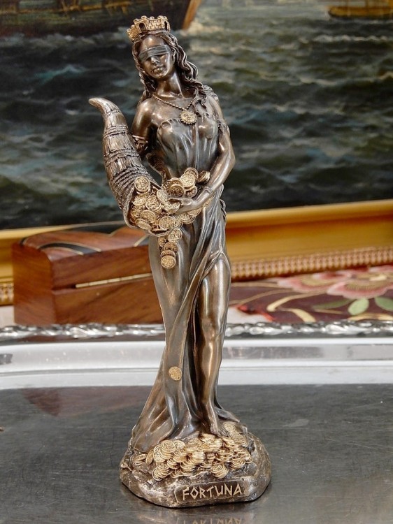 Figurka Fortuny na szczęście do gabinetu