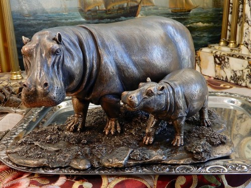 Dwa hipopotamy Veronese – dorosły i młody, realistyczna figurka zwierząt do gabinetu i salonu