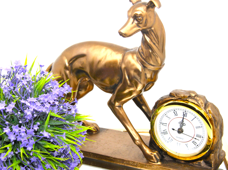 chart hiszpański z zegarem na kominek