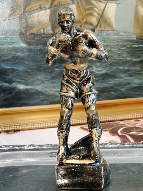 figurka bokser z dedykacją