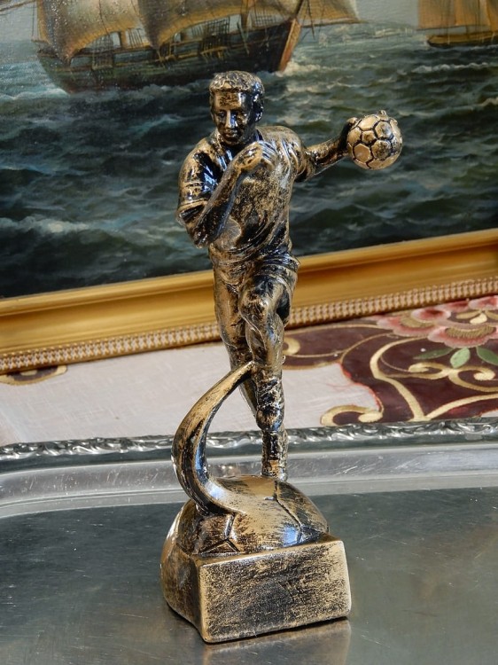piłkarz ręczny trofeum