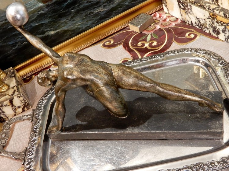 gimnastyczka z piłką trofeum sportowe