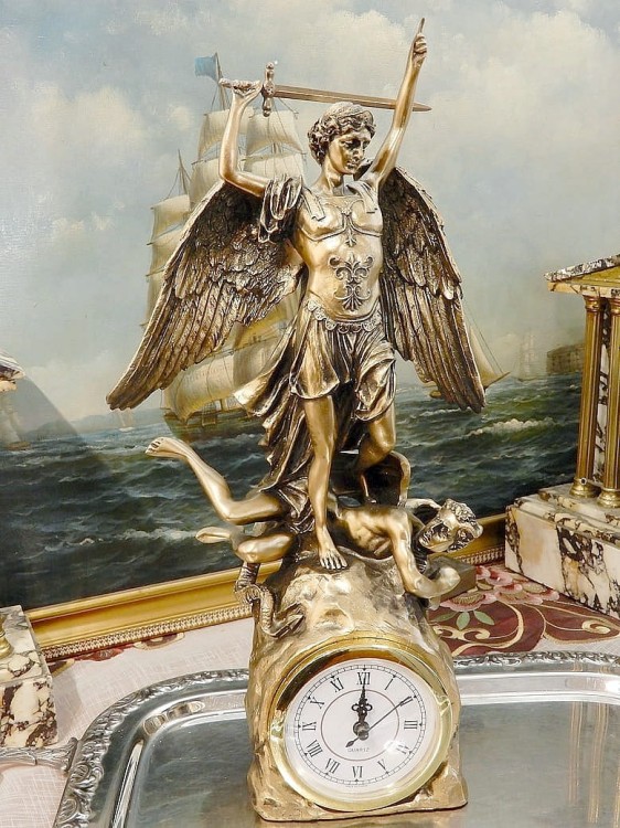 zegar Archanioł Michał dla policjanta