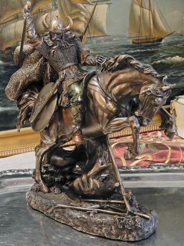 Wiking na koniu Veronese, dynamiczna figurka wojownika inspirowana historią Skandynawii