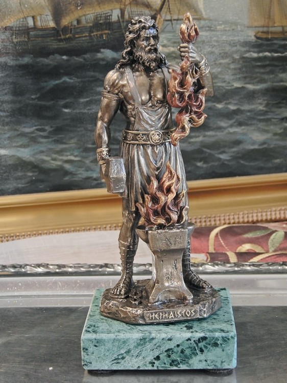 figurka Hefajstosa na marmurku