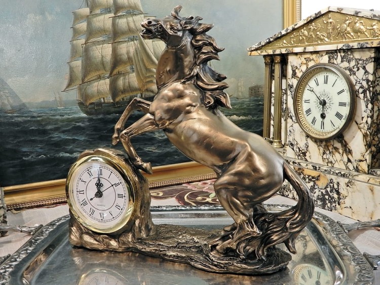 zegar z koniem na prezent